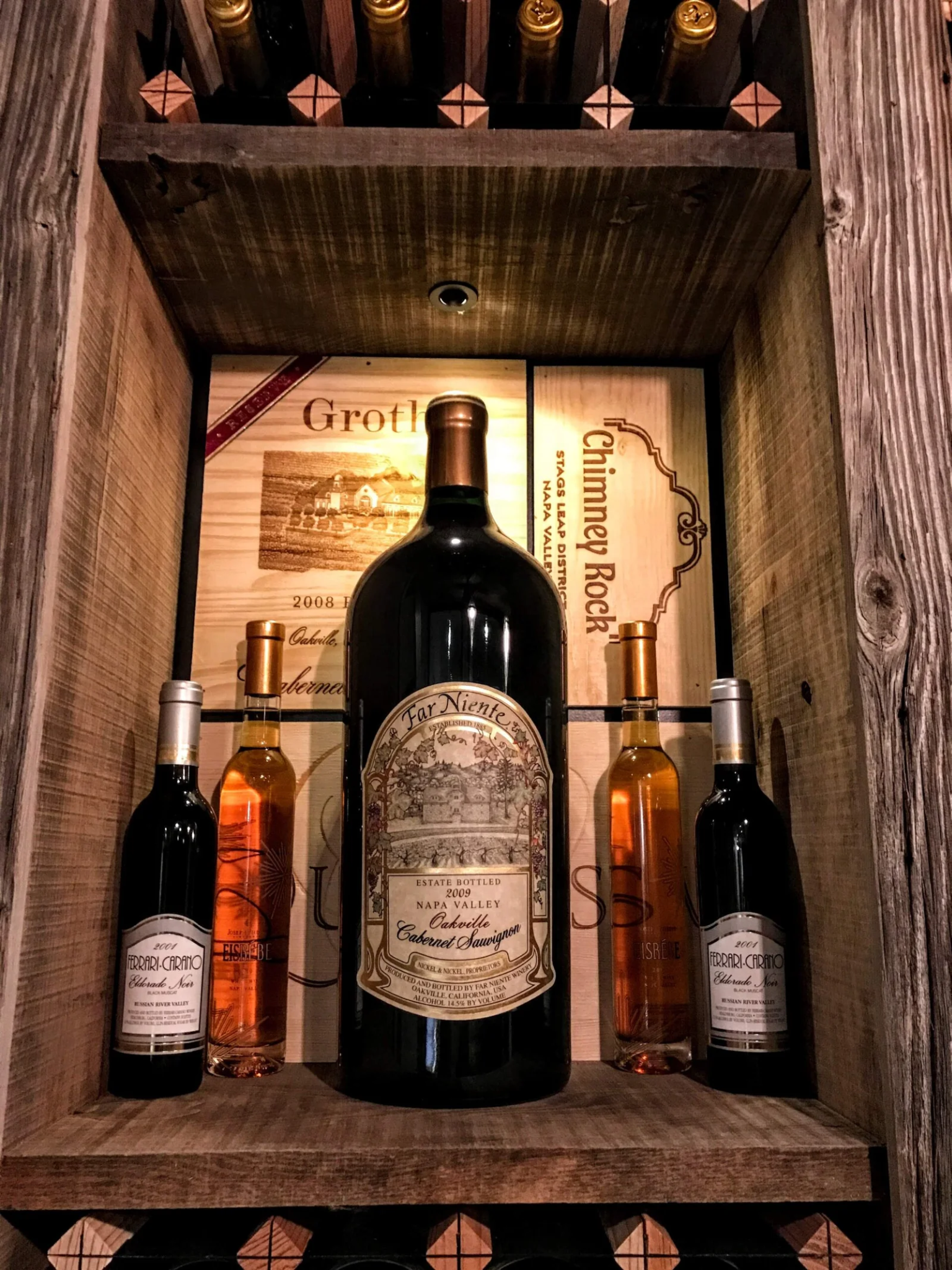 Baroque Design single-bottle display unit with wood framing